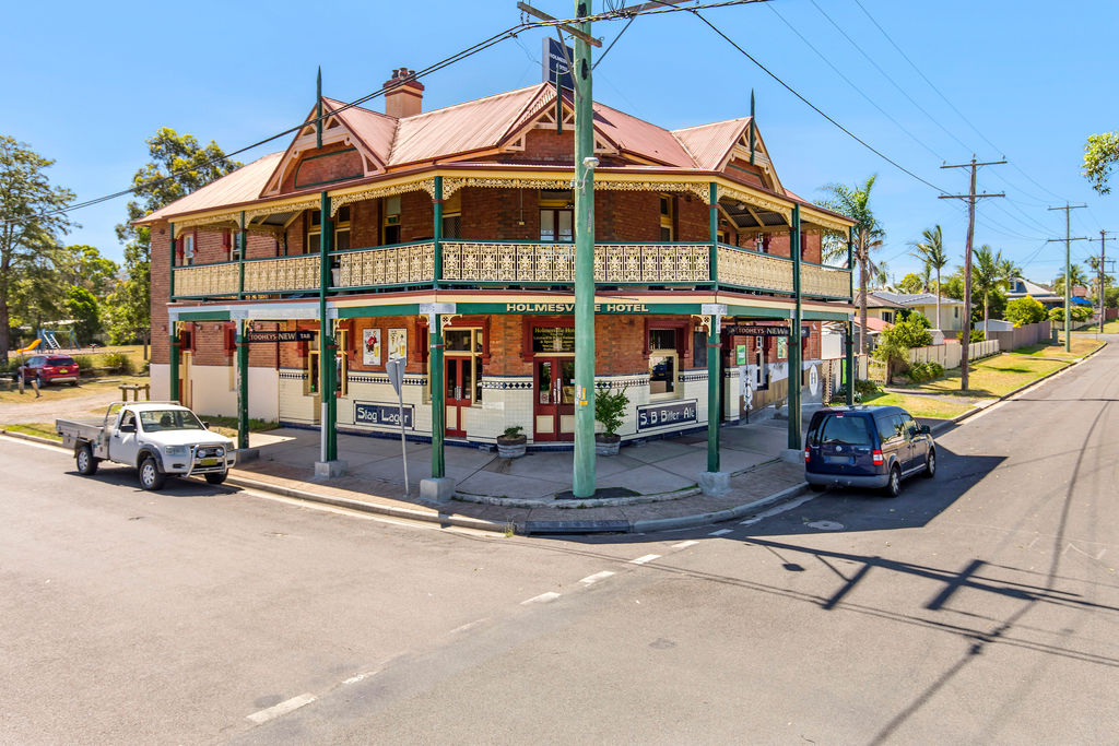 Holmesville_Hotel